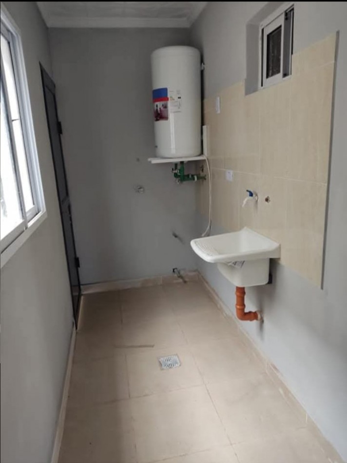 OPORTUNIDAD INVERSORES CASA EN BARRIO PRIVADO 3 DORM CON RENTA
