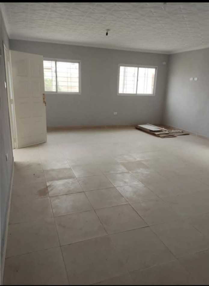 OPORTUNIDAD INVERSORES CASA EN BARRIO PRIVADO 3 DORM CON RENTA