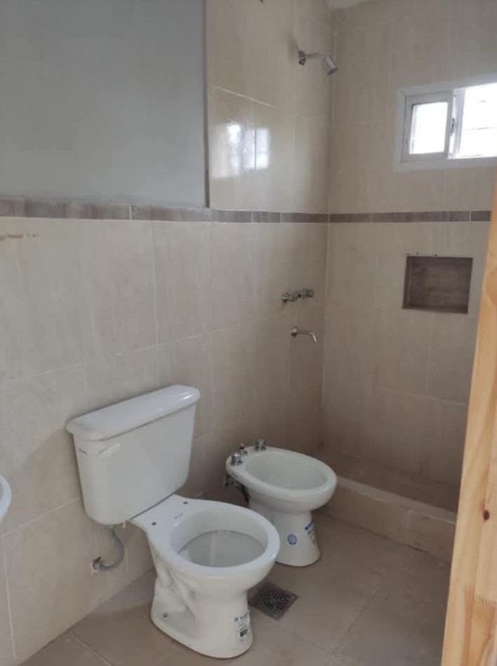 OPORTUNIDAD INVERSORES CASA EN BARRIO PRIVADO 3 DORM CON RENTA