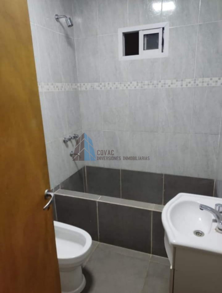Oportunidad en Los Nogales - Casa en venta en barrio privado con renta activa