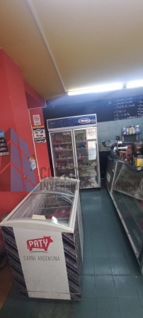 FONDO DE COMERCIO EN IMPORTANTE ESQUINA DE BARRIO NORTE